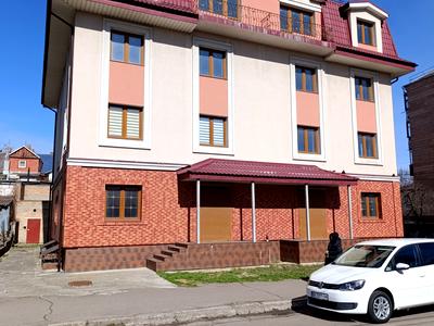 коммерческая по адресу вул. Пересопницька, 170
