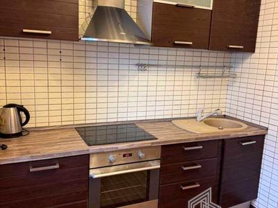 квартира за адресою Автозаводська вул., 81