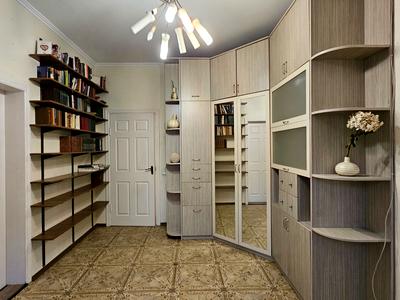 квартира по адресу Катерини Білокур ул., 4