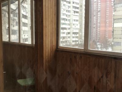 квартира за адресою Анни Ахматової вул., 21