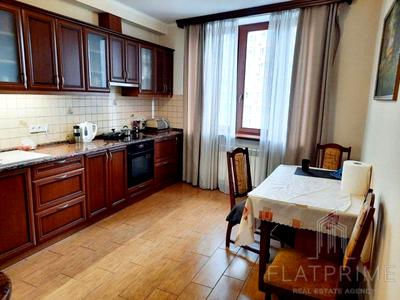 квартира за адресою Анни Ахматової вул., 30