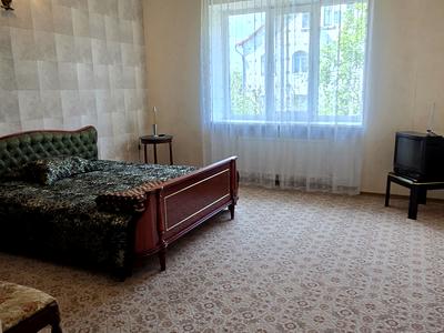 дом по адресу Контрадмирала Остроградского ул. (Макарова)