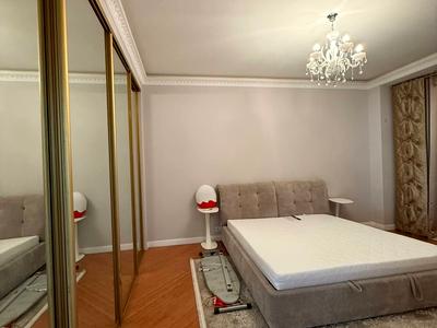 квартира за адресою Літературна вул., 1а
