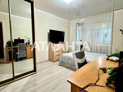 квартира за адресою Космонавтів вул., 27/2