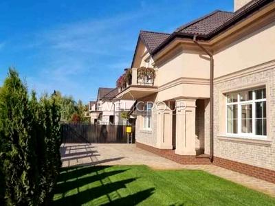 будинок за адресою с. Вишеньки, Молодіжна