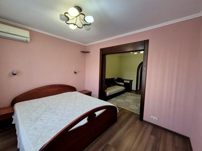 квартира за адресою Юності, 3