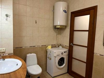 квартира за адресою Анни Ахматової вул., 13
