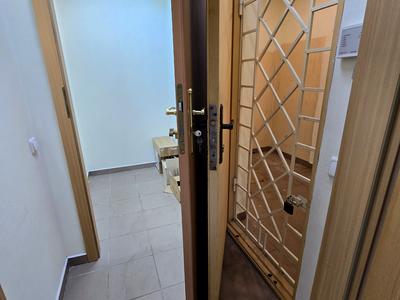 комерційна за адресою Мечникова вул. (Кловський), 11