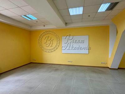 комерційна за адресою Антоновича вул. (Горького), 172
