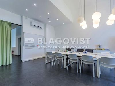 комерційна за адресою Новоселицька вул., 7