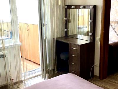 квартира за адресою Космонавтів, 80