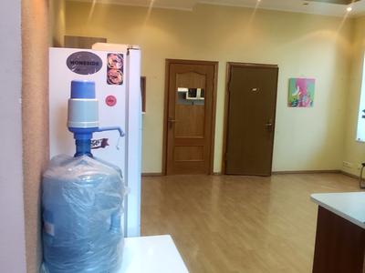 комерційна за адресою Варязький пров., 13