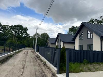 будинок за адресою с. Вишеньки, Центральна, 1