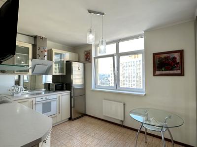 квартира за адресою Сім'ї Кульженків вул. (Петра Дегтяренка), 33