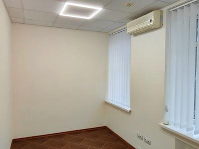 комерційна за адресою Саксаганського вул., 44