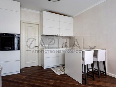 квартира за адресою Салютна вул., 26