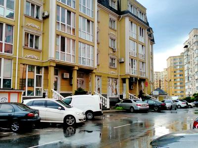 комерційна за адресою Миру вул., 7