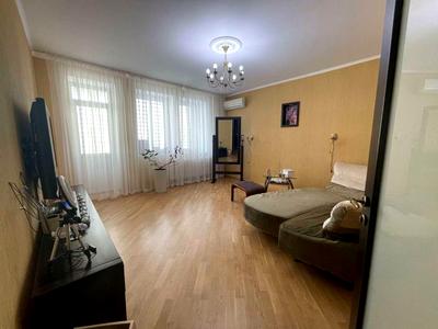 квартира за адресою Миколи Бажана просп., 14