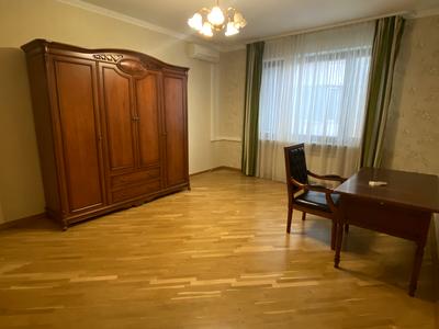 квартира за адресою Кропивницького вул., 10