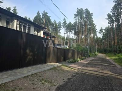 будинок за адресою с. Вишеньки, золоче