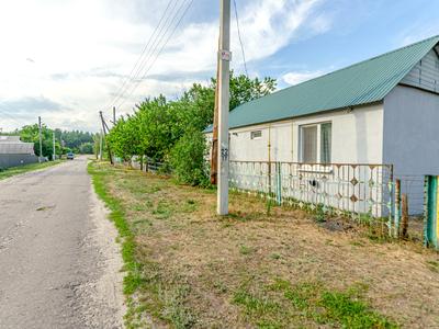 дом по адресу с. Новоселовка, Центральна, 1
