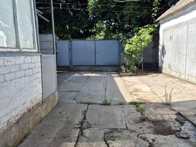 будинок за адресою Торговельна вул., 44