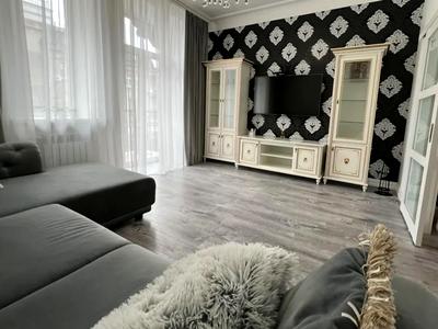 квартира за адресою Круглоуніверситетська вул., 13