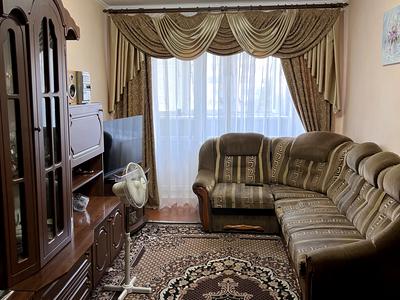 квартира за адресою Олександра Кошиця вул. (Паризької Комуни), 3
