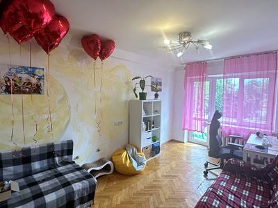квартира по адресу Строителей ул., 11