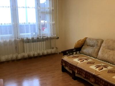 квартира за адресою Анни Ахматової вул., 21