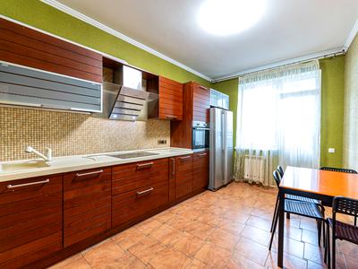 квартира за адресою Дніпровська набережна вул., 25