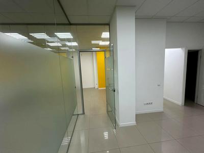 комерційна за адресою Олександрівська вул., 1