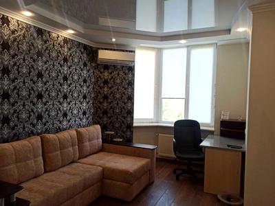 квартира за адресою Абрикосова вул., 5