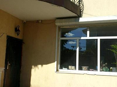 будинок за адресою Анни Ахматової вул.