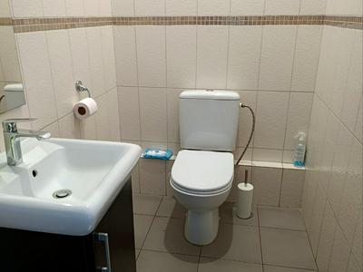 комерційна за адресою Інститутська вул., 28