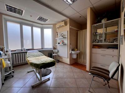 комерційна за адресою Богдана Хмельницького вул., 52
