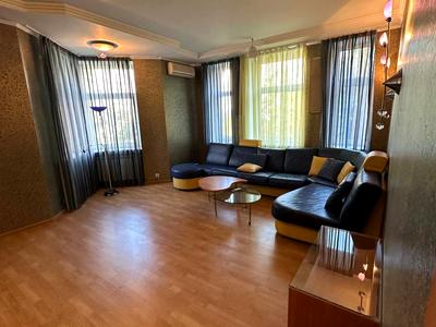 квартира за адресою Інститутська вул., 16