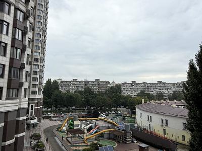 квартира за адресою Євгена Коновальця вул. (Щорса), 32-Б