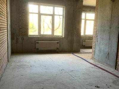 комерційна за адресою Живописна вул., 3