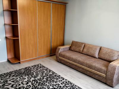 квартира за адресою Пономарьова вул., 6