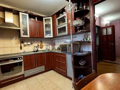 квартира за адресою Автозаводська вул., 63
