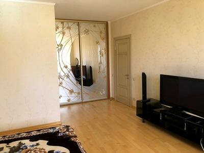 квартира за адресою Дніпровська набережна вул., 23