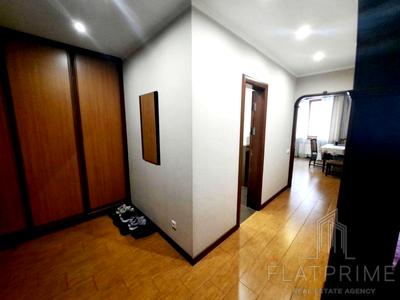 квартира за адресою Анни Ахматової вул., 30