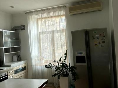 квартира за адресою Тарасівська вул., 18
