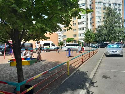 квартира за адресою Бровари, Василя Симоненка вул., 2-Б