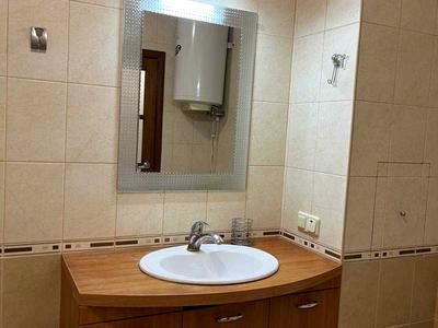 квартира за адресою Анни Ахматової вул., 13