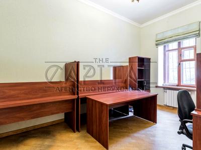 комерційна за адресою Вознесенський узвіз (Смирнова-Ласточкіна), 18