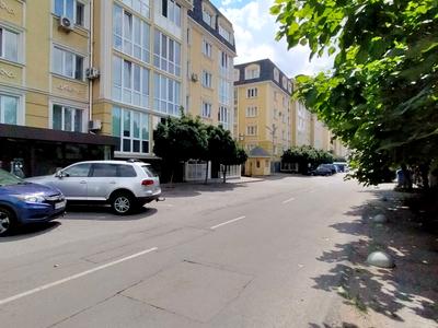 комерційна за адресою Миру вул., 7