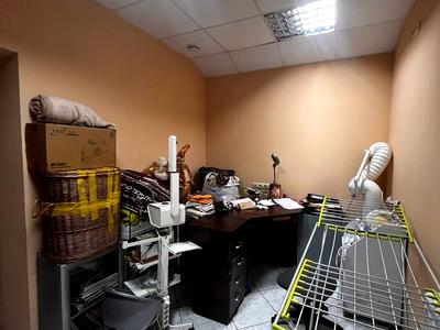 комерційна за адресою Богдана Хмельницького вул., 52