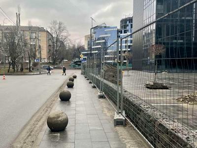 комерційна за адресою Миколи Міхновського бульв. (Дружби Народів), 14